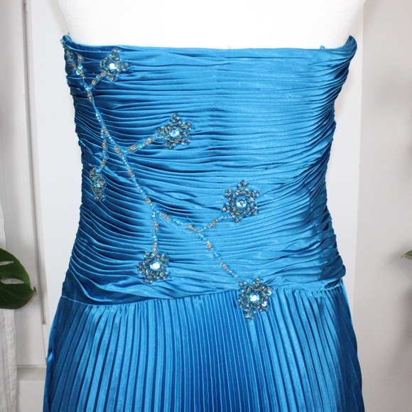 Night Scene Vintage Strapless Teal Pleated Beaded Formal Dress - Picture 7 of 8